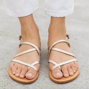 BRAND NEW Strappy Sandal in platinum